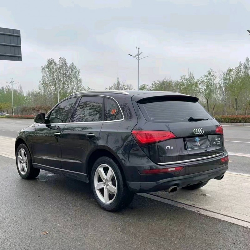 济宁16年奥迪Q58