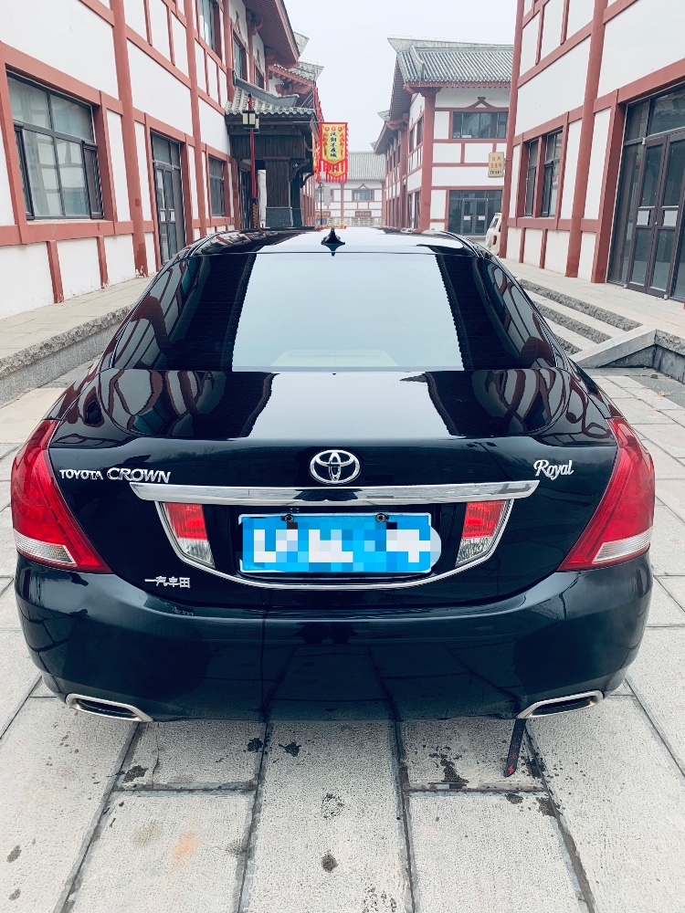保定11年丰田皇冠6