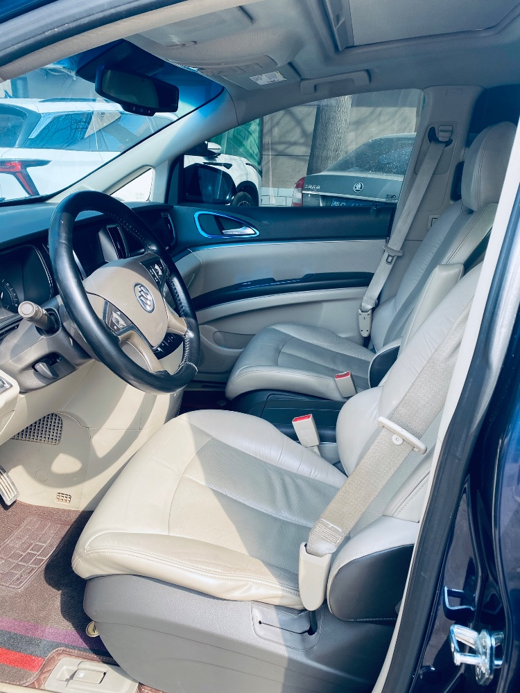 保定16年别克GL84