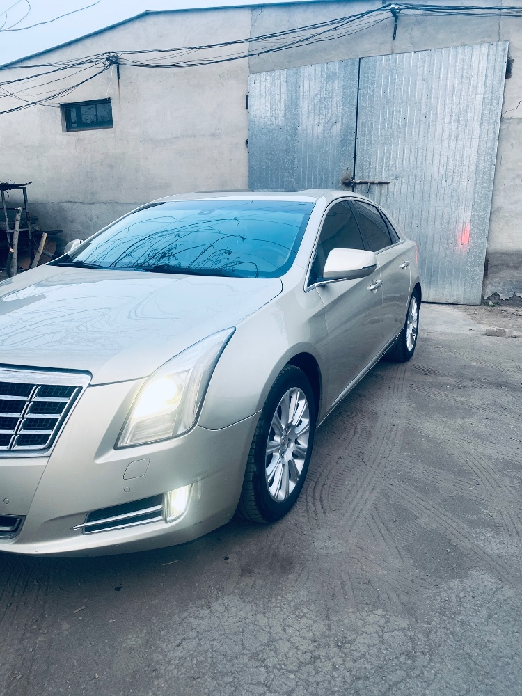保定14年凯迪拉克XTS3