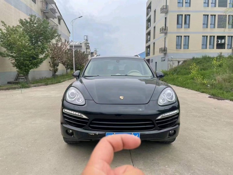 宜昌14年保时捷卡宴1