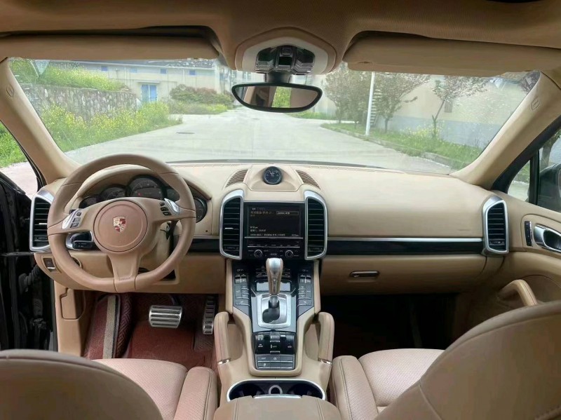 宜昌14年保时捷卡宴7