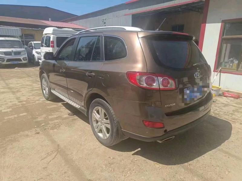 保定11年现代新胜达6