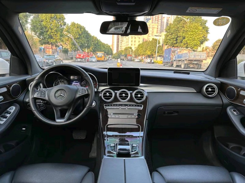 广州19年奔驰GLC3