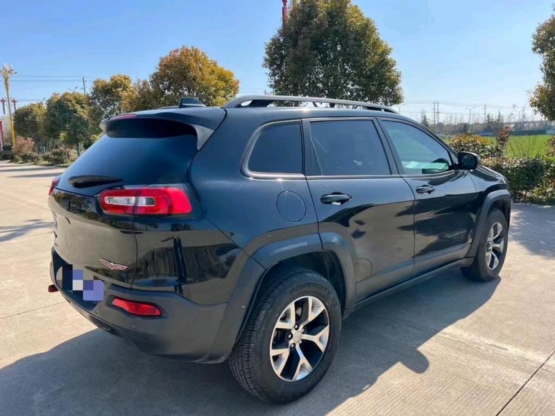 盐城16年Jeep自由光4