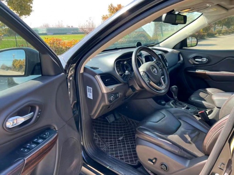 盐城16年Jeep自由光6