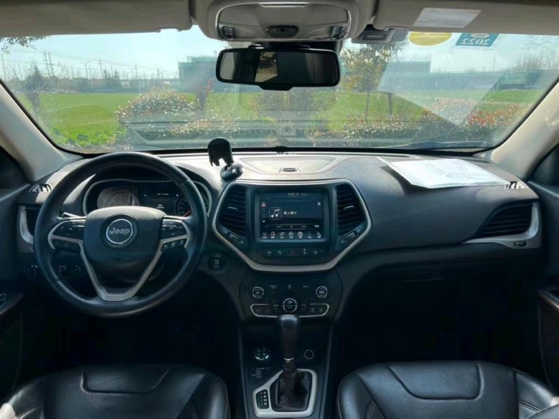 盐城16年Jeep自由光9