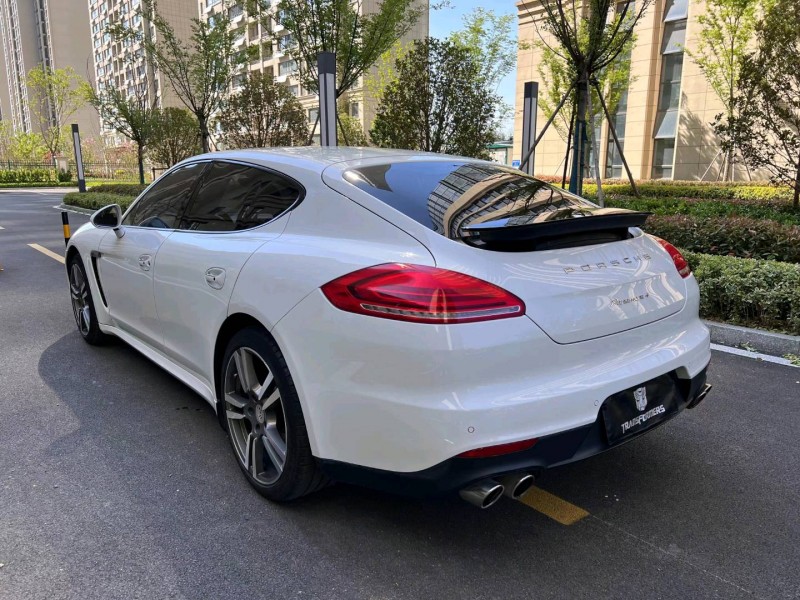 枣庄14年保时捷帕拉梅拉9