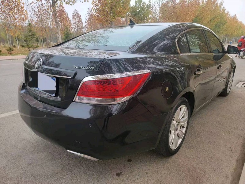 淄博10年别克君越7