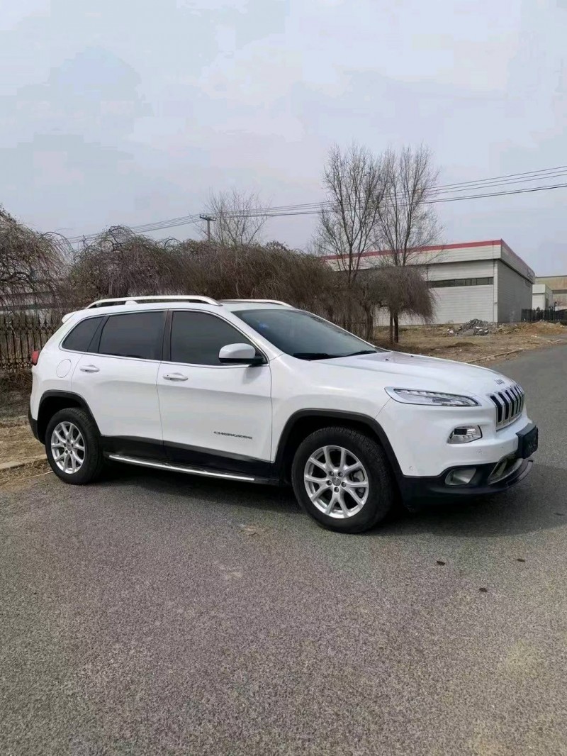 沈阳16年Jeep自由光6