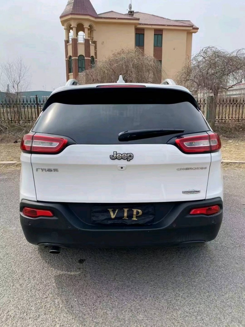 沈阳16年Jeep自由光7