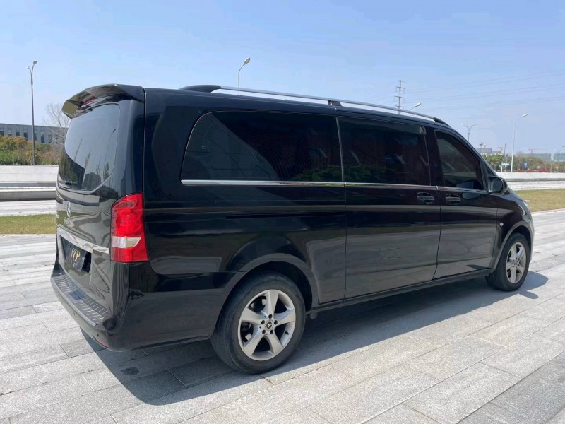 盐城18年奔驰威霆8