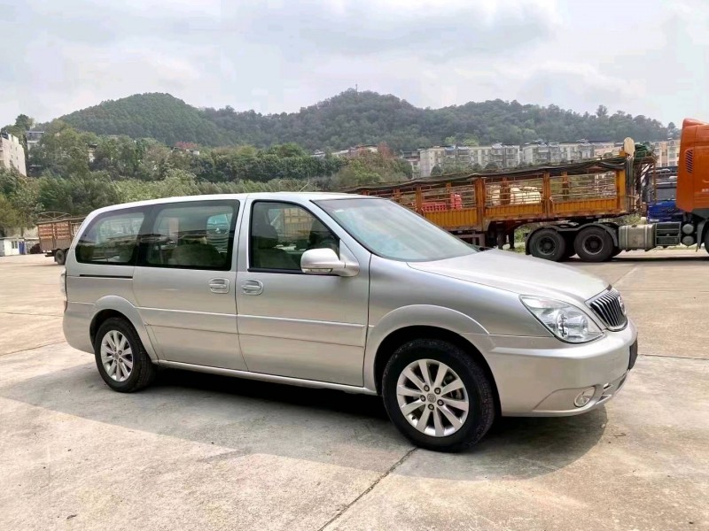 梧州17年别克GL83