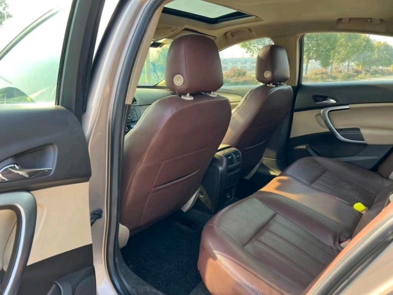 盐城12年别克君威8