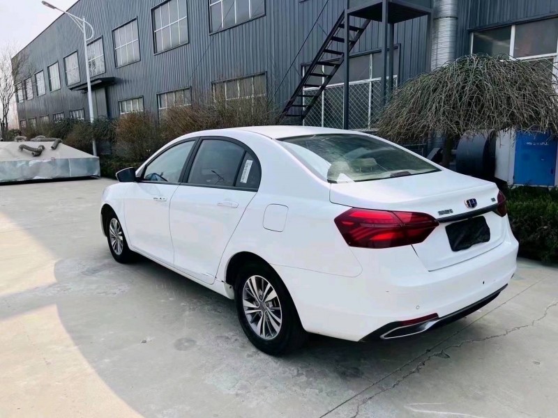 济南19年吉利帝豪4