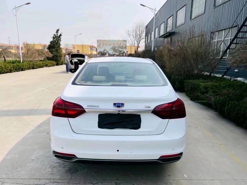 济南19年吉利帝豪7