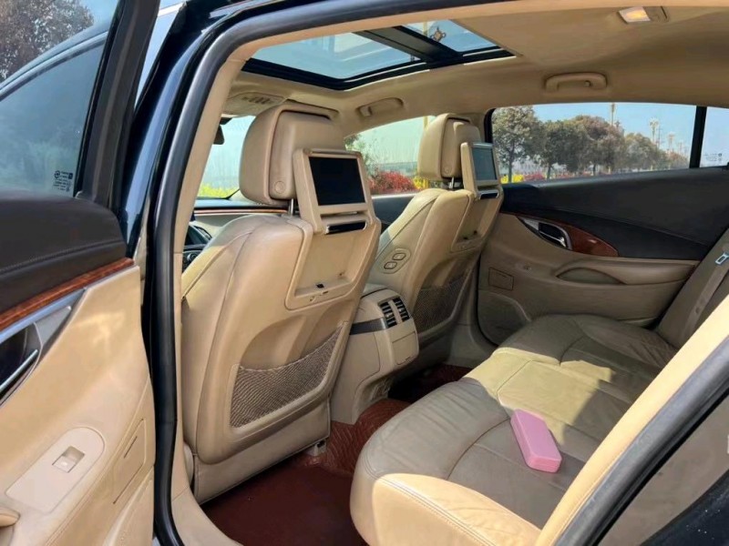 盐城10年别克君越7