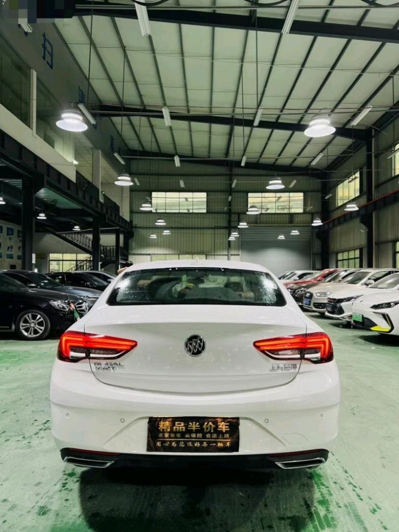 东莞21年别克君威8