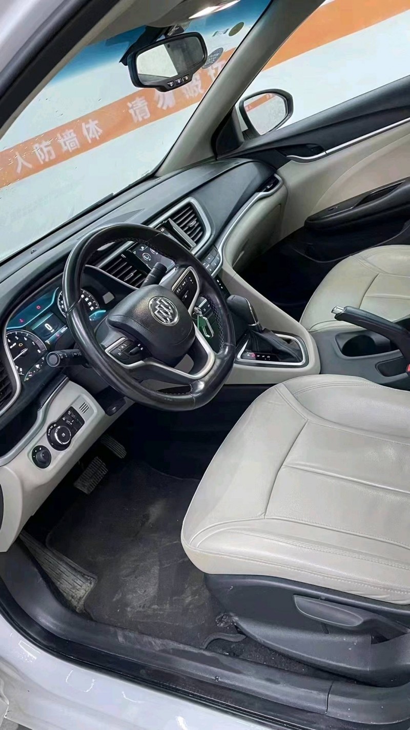 成都19年别克英朗6