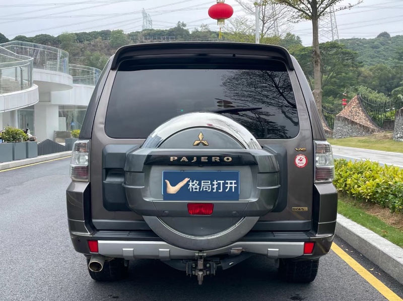 深圳17年三菱帕杰羅9