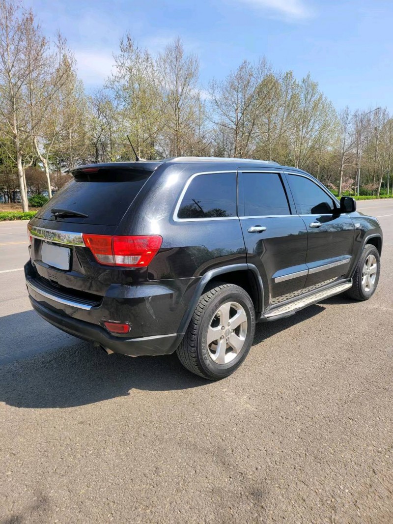 重庆13年Jeep大切诺基6