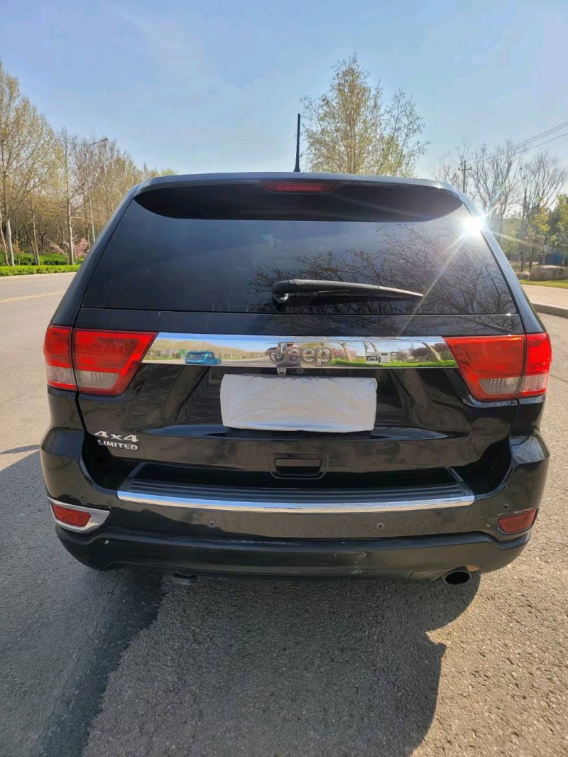 重庆13年Jeep大切诺基8