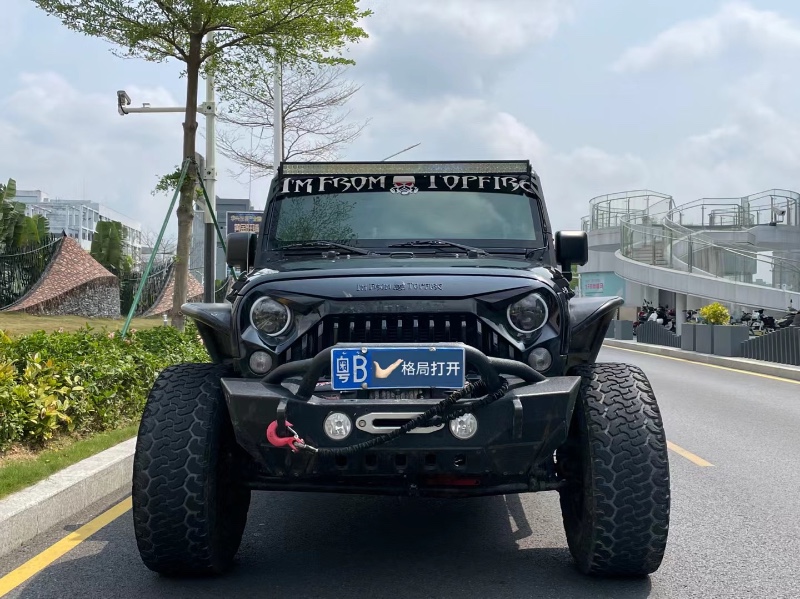 深圳17年Jeep牧馬人1