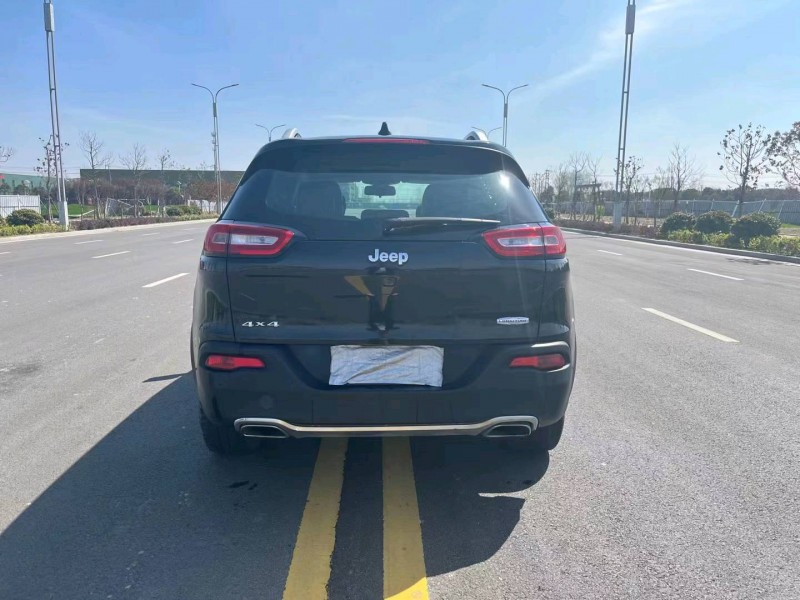 徐州16年Jeep自由光9