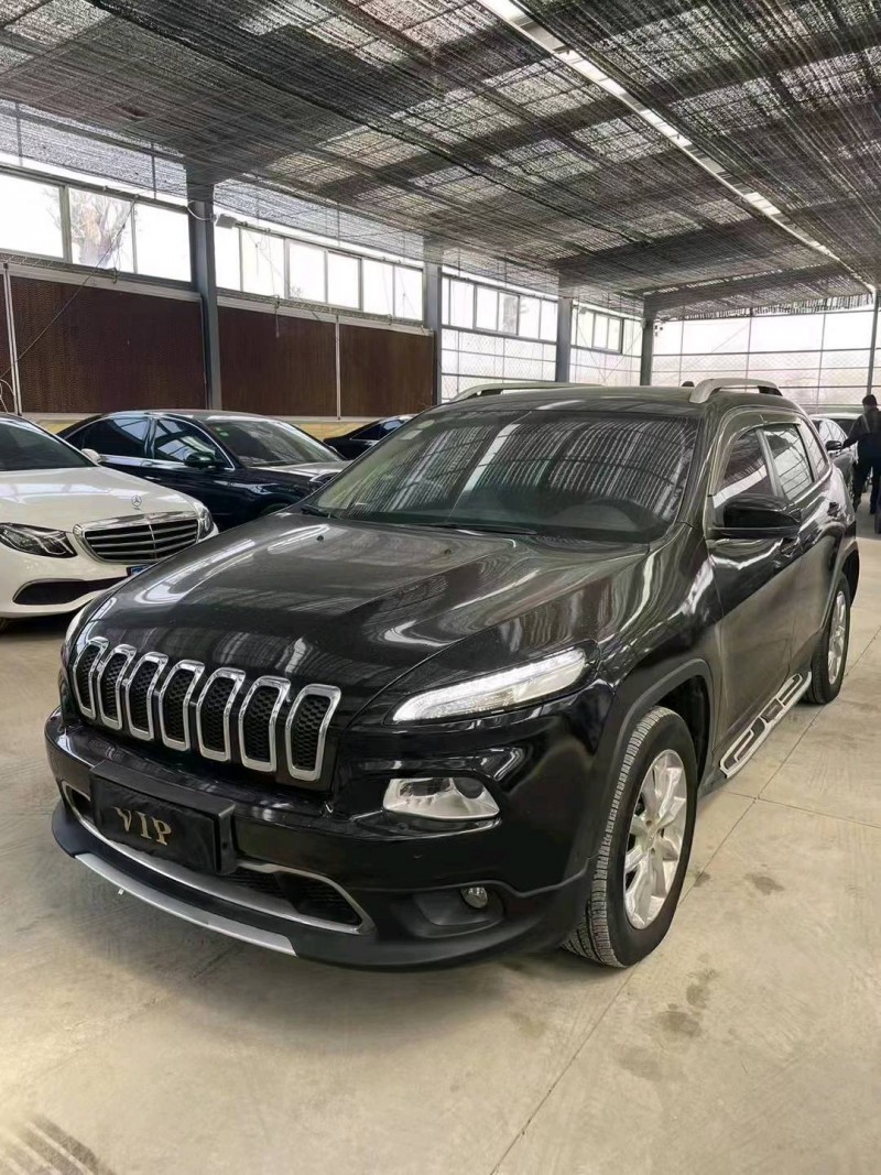 潍坊16年Jeep自由光2