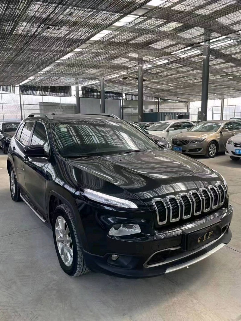 潍坊16年Jeep自由光3