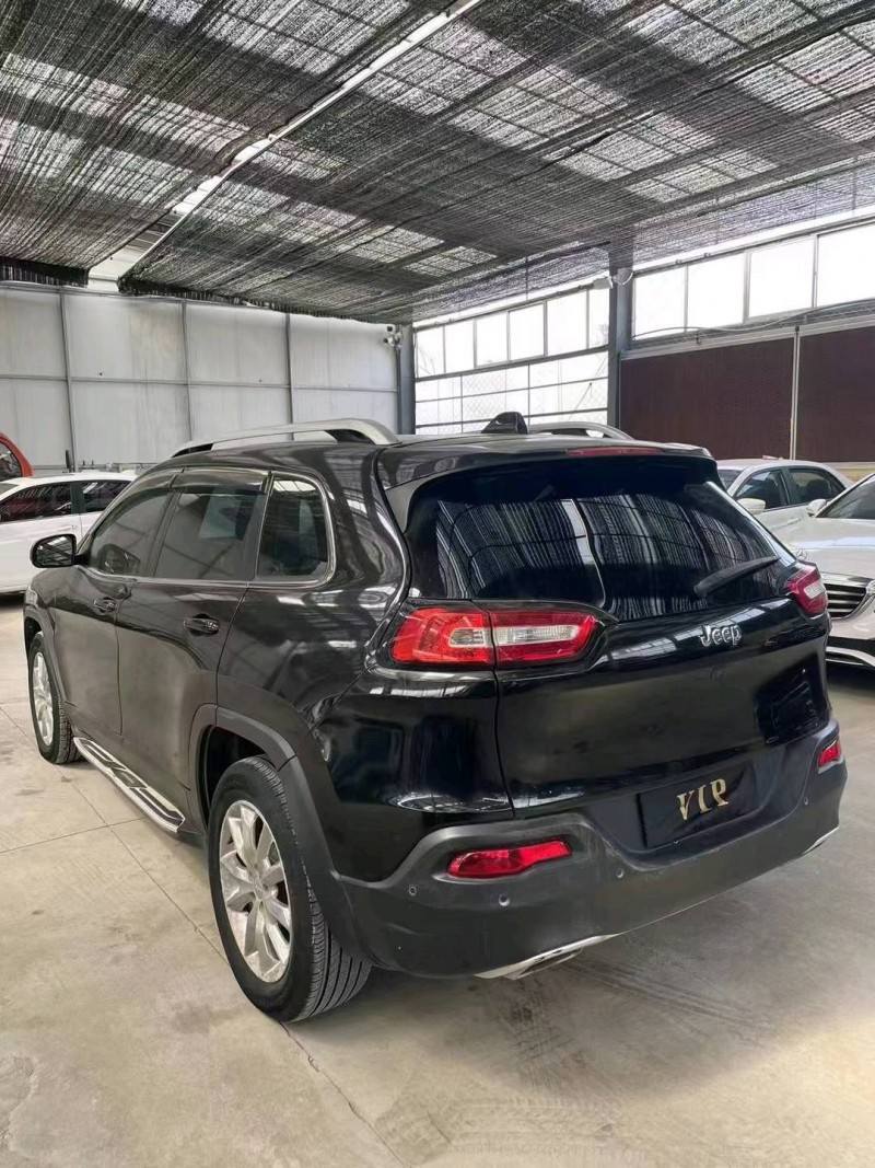 潍坊16年Jeep自由光8