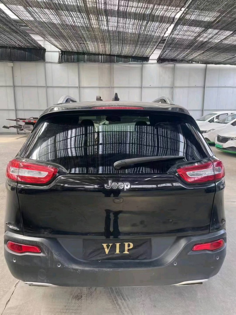 潍坊16年Jeep自由光9