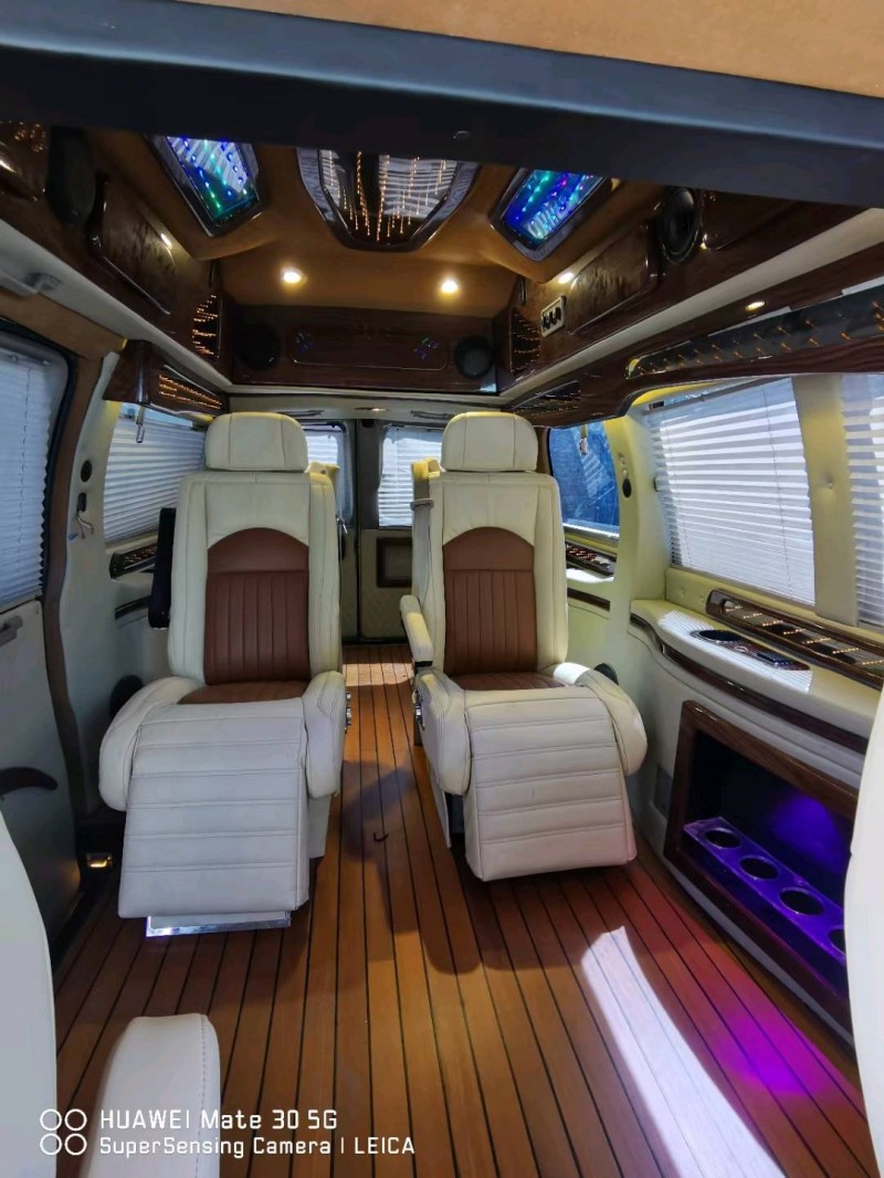 保定11年GMC商务之星5