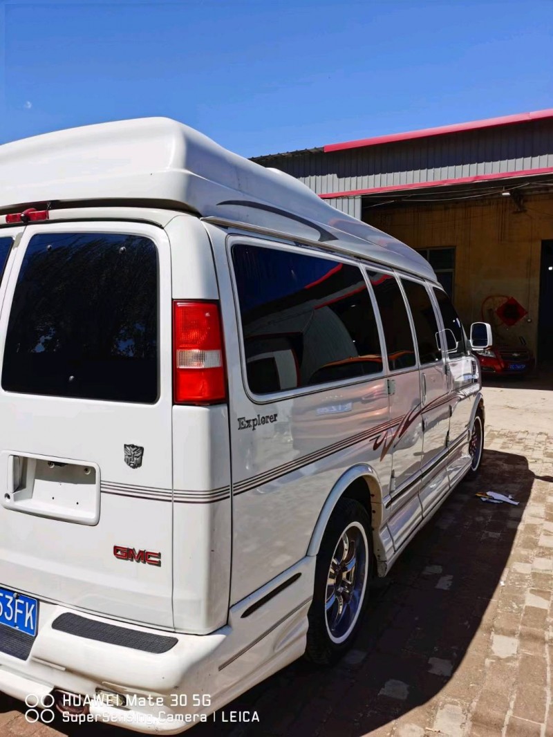 保定11年GMC商务之星8