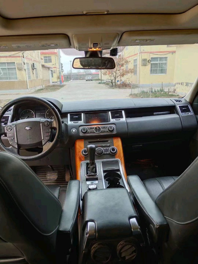 青岛11年路虎揽胜运动4