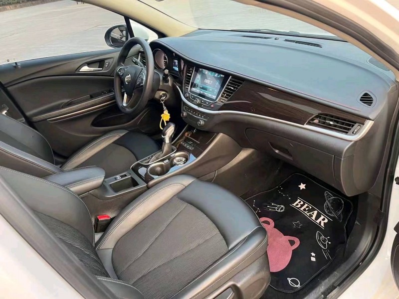 汕头19年别克威朗4