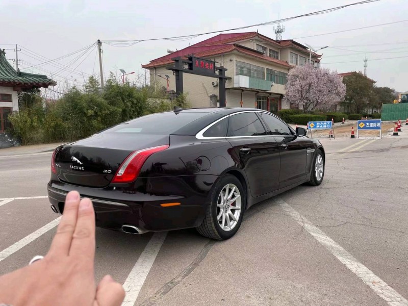 济南14年捷豹XJ8