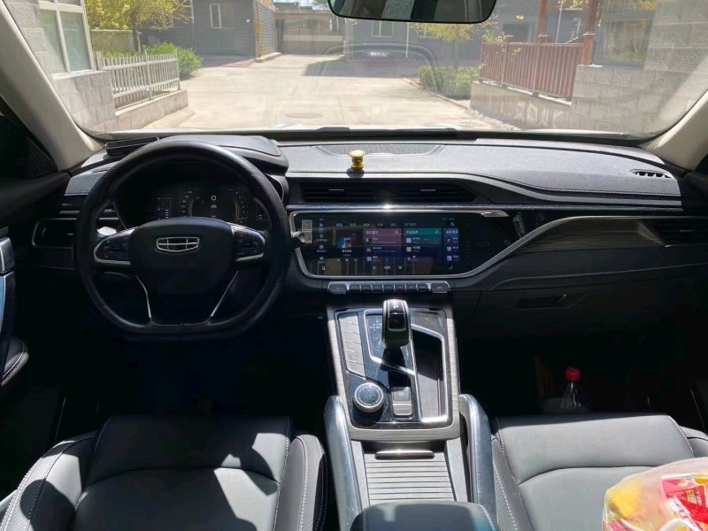 保定20年吉利博越5