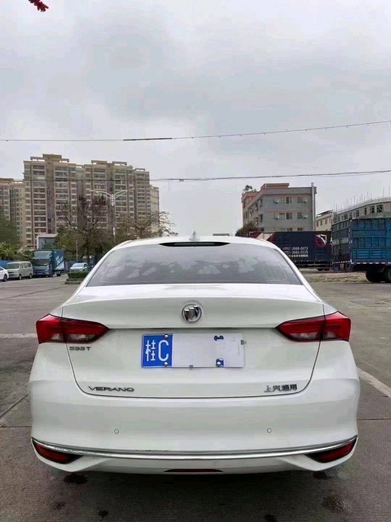 珠海22年别克威朗5