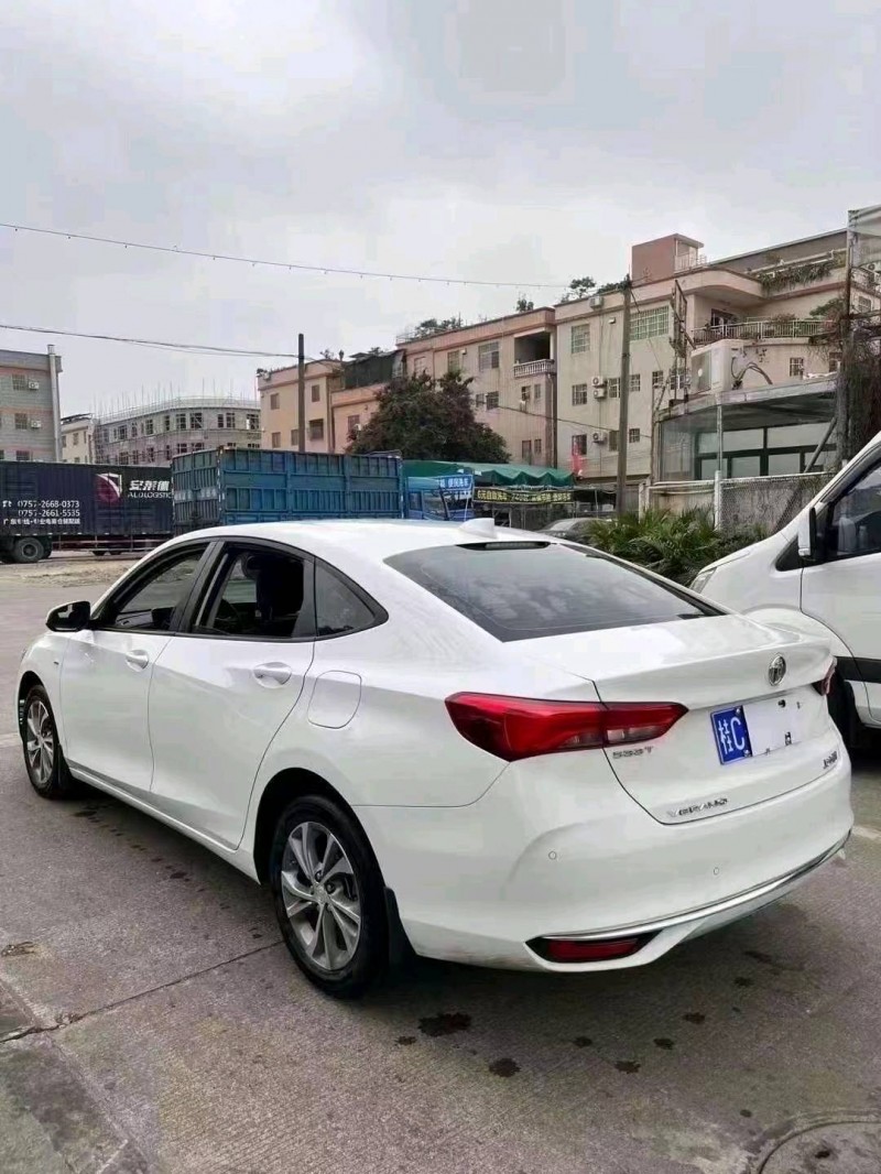 珠海22年别克威朗7