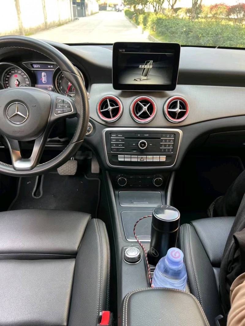 青岛17年奔驰CLA8