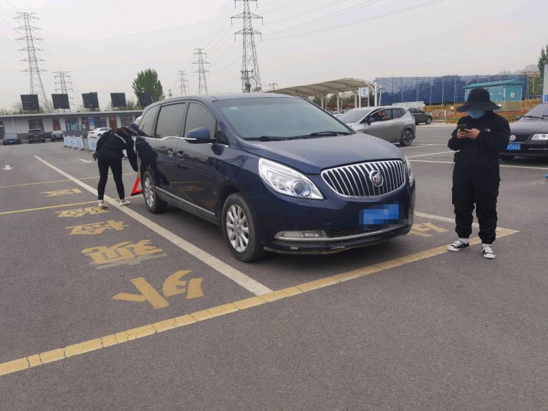 石家庄13年别克GL82