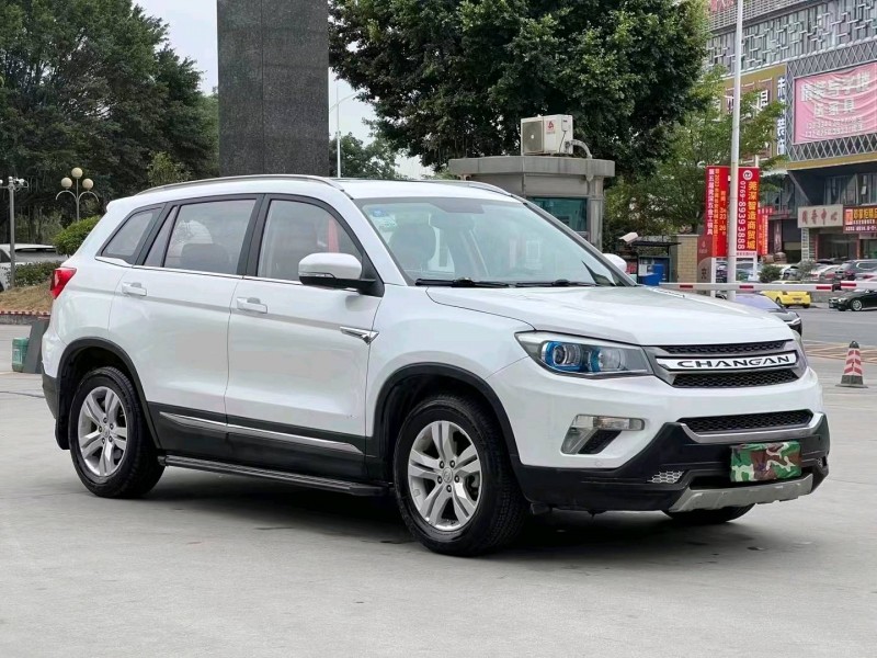 深圳16年长安汽车CS752