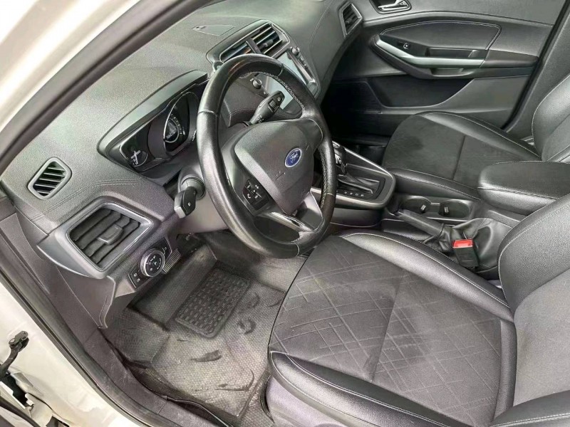 珠海19年福特福睿斯9