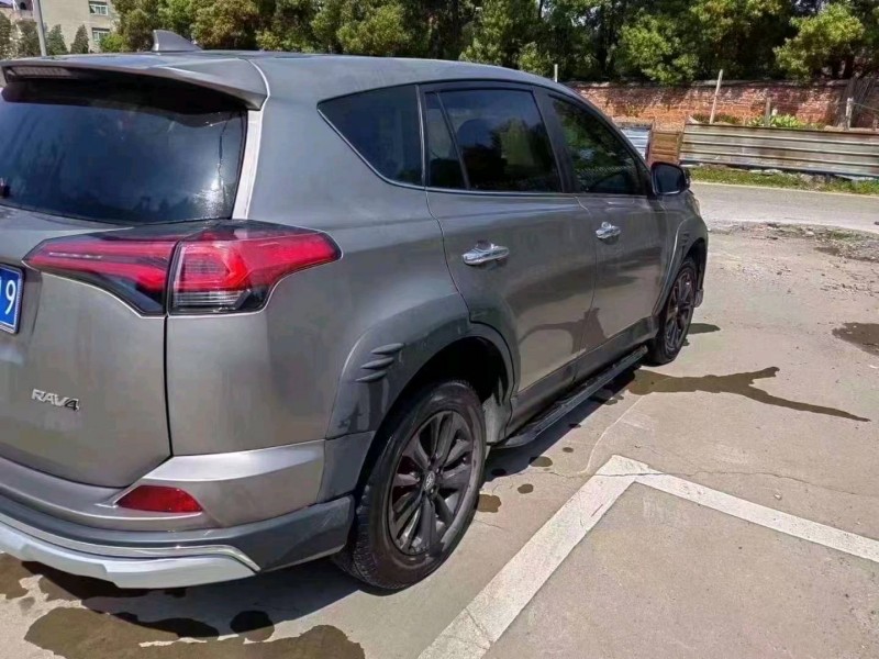 九江19年丰田RAV4荣放7