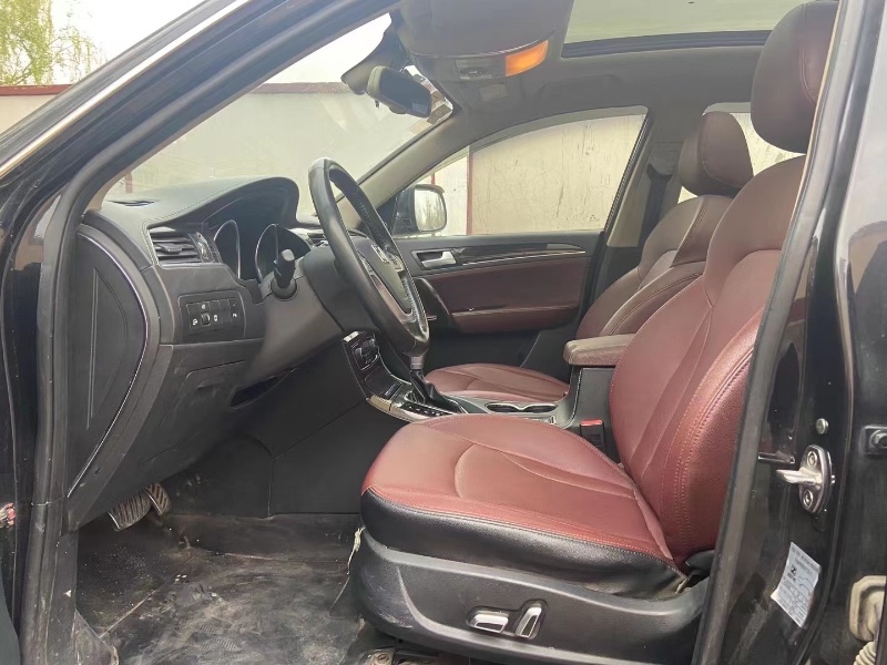 青岛16年众泰T6005