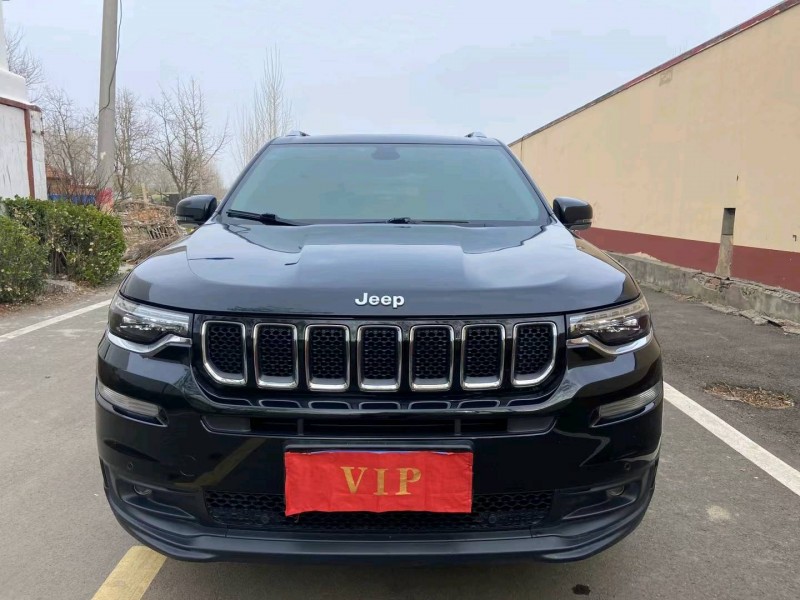 青岛19年Jeep指挥官1