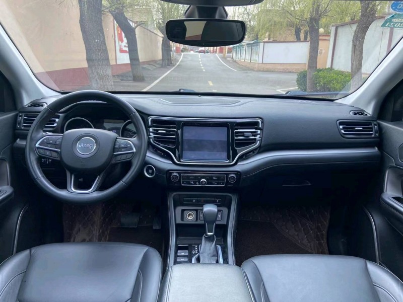 青岛19年Jeep指挥官6