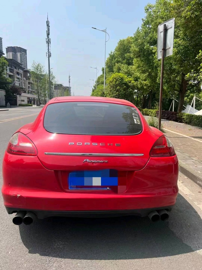 重庆11年保时捷帕拉梅拉2
