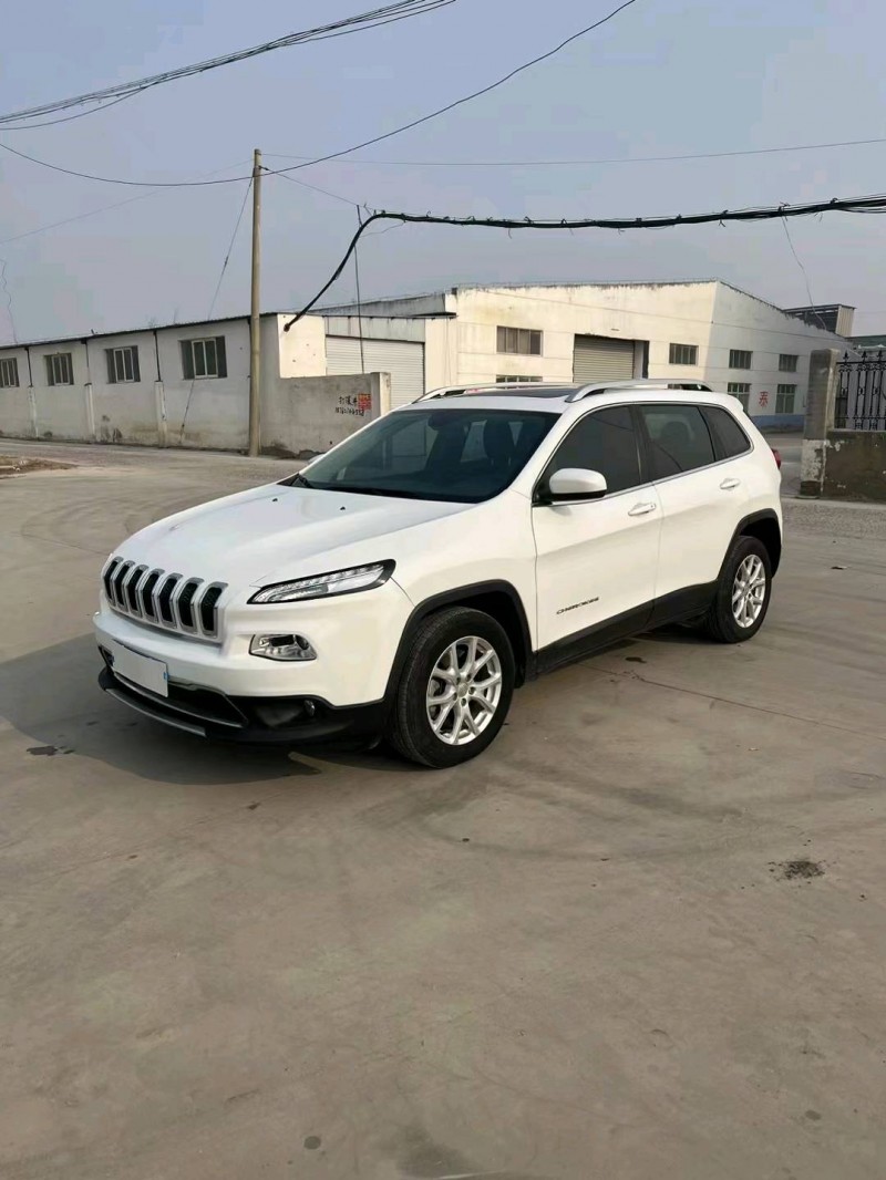 宿迁18年Jeep自由光2